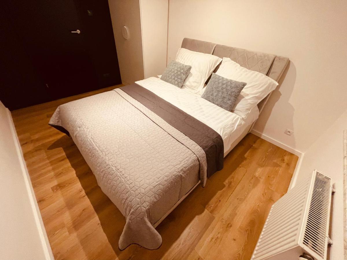 Apartamenty Ktw Penthouse Z Tarasem คาโตวีตเซ ภายนอก รูปภาพ