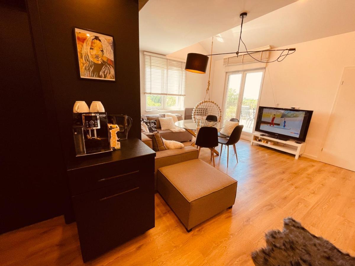 Apartamenty Ktw Penthouse Z Tarasem คาโตวีตเซ ภายนอก รูปภาพ