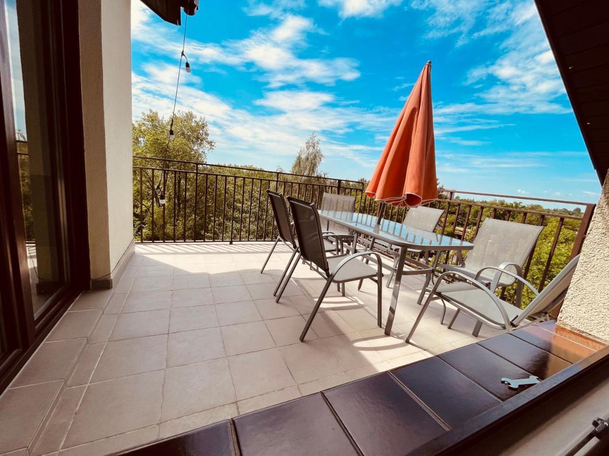 Apartamenty Ktw Penthouse Z Tarasem คาโตวีตเซ ภายนอก รูปภาพ