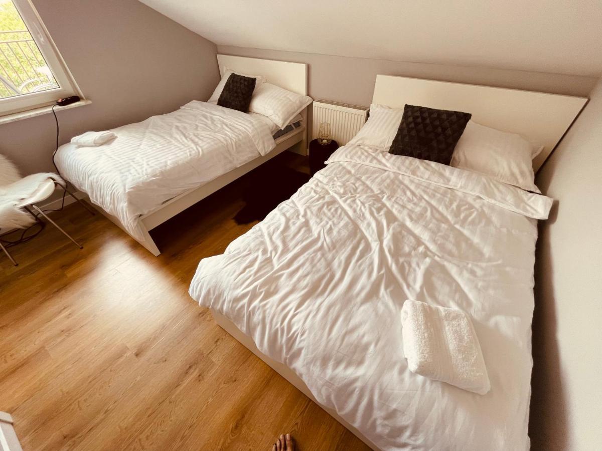 Apartamenty Ktw Penthouse Z Tarasem คาโตวีตเซ ภายนอก รูปภาพ