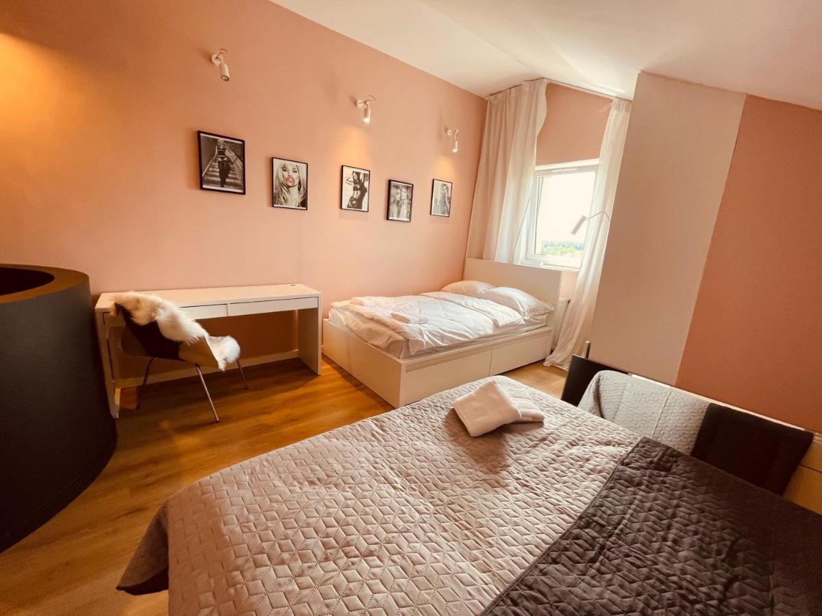 Apartamenty Ktw Penthouse Z Tarasem คาโตวีตเซ ภายนอก รูปภาพ