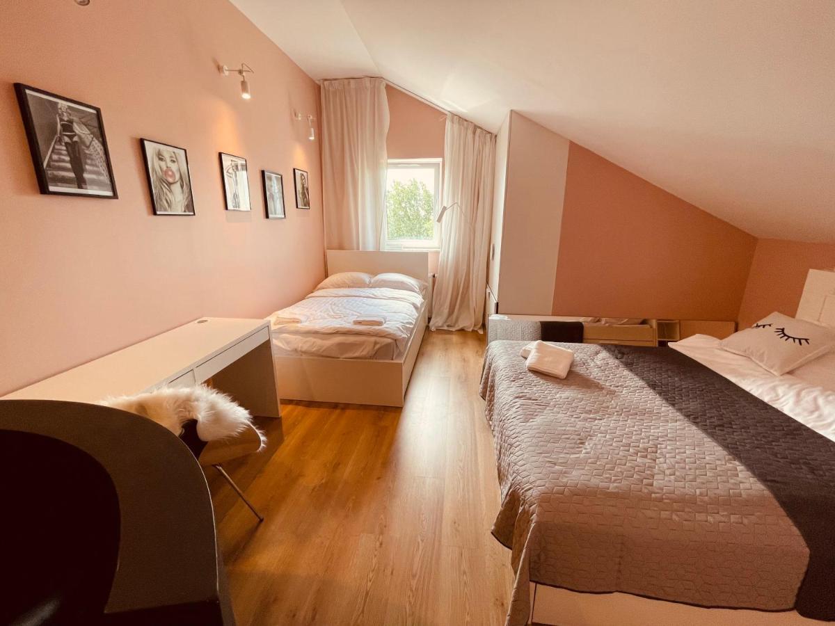 Apartamenty Ktw Penthouse Z Tarasem คาโตวีตเซ ภายนอก รูปภาพ