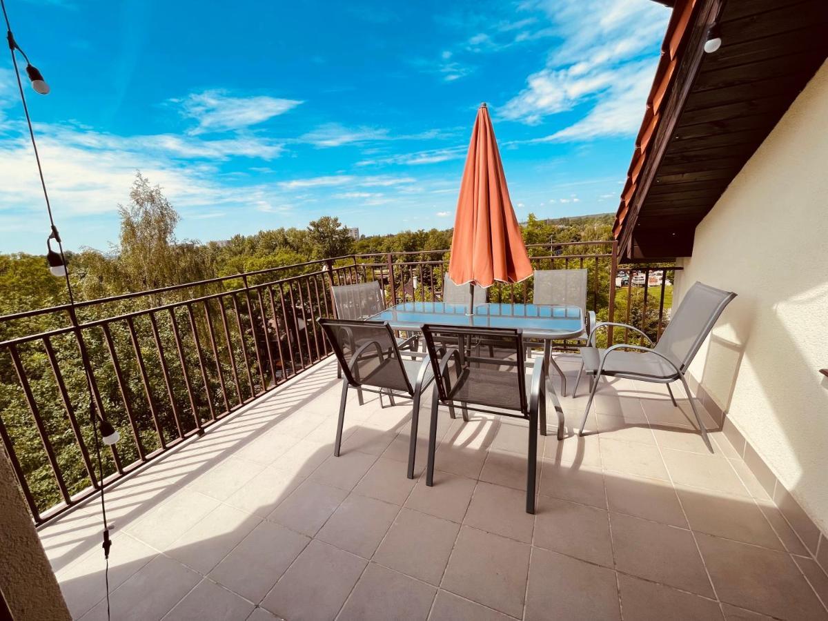 Apartamenty Ktw Penthouse Z Tarasem คาโตวีตเซ ภายนอก รูปภาพ